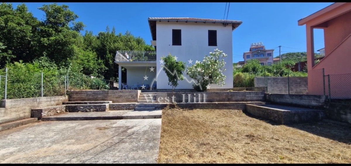 Maison à Krimovica, Monténégro, 80 m² - image 1