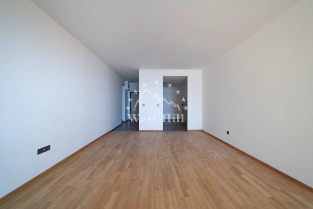 Apartment in Sveti Stefan, Montenegro, 67 m² - picture 1