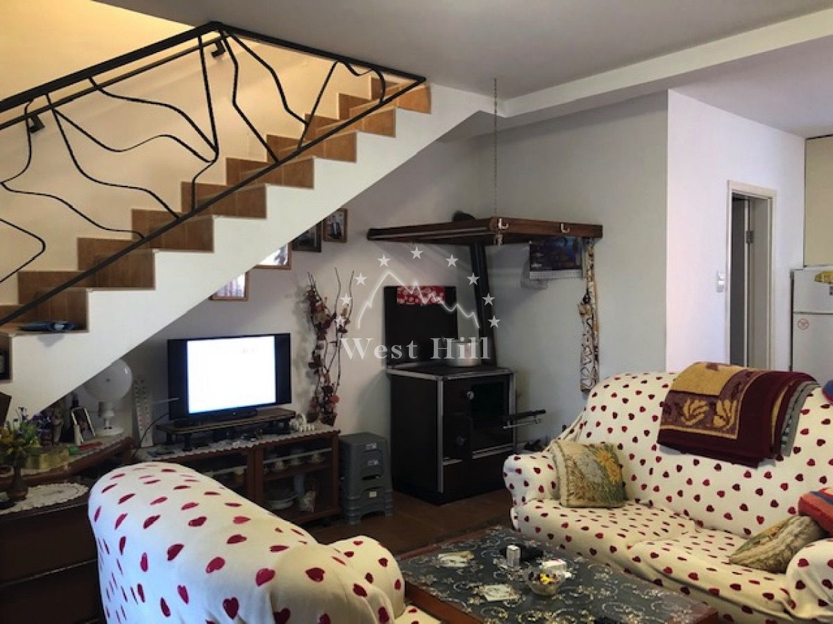 Haus in Dobra Voda, Montenegro, 120 m² - Foto 1