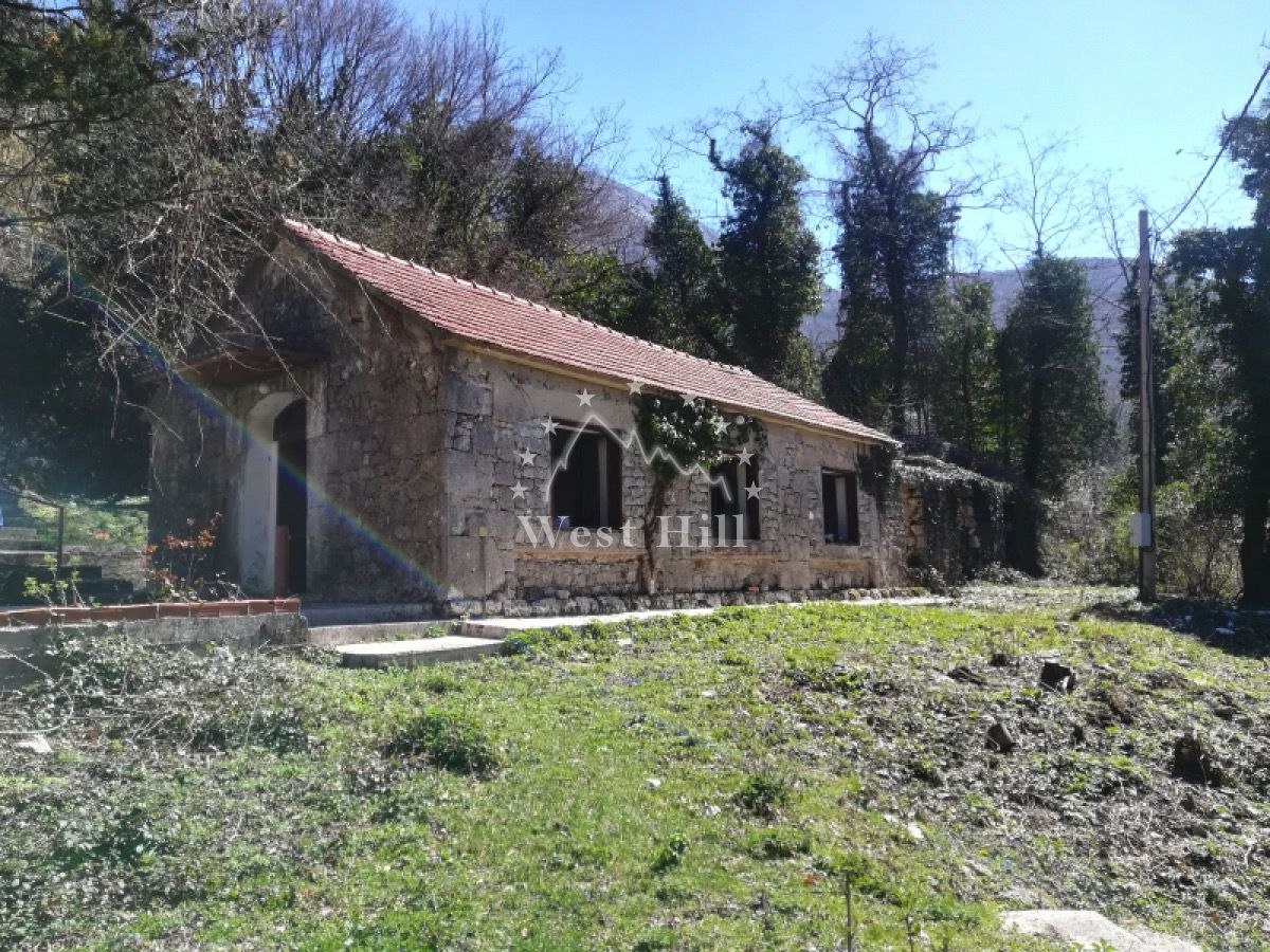 Casa en Risan, Montenegro, 77 m² - imagen 1