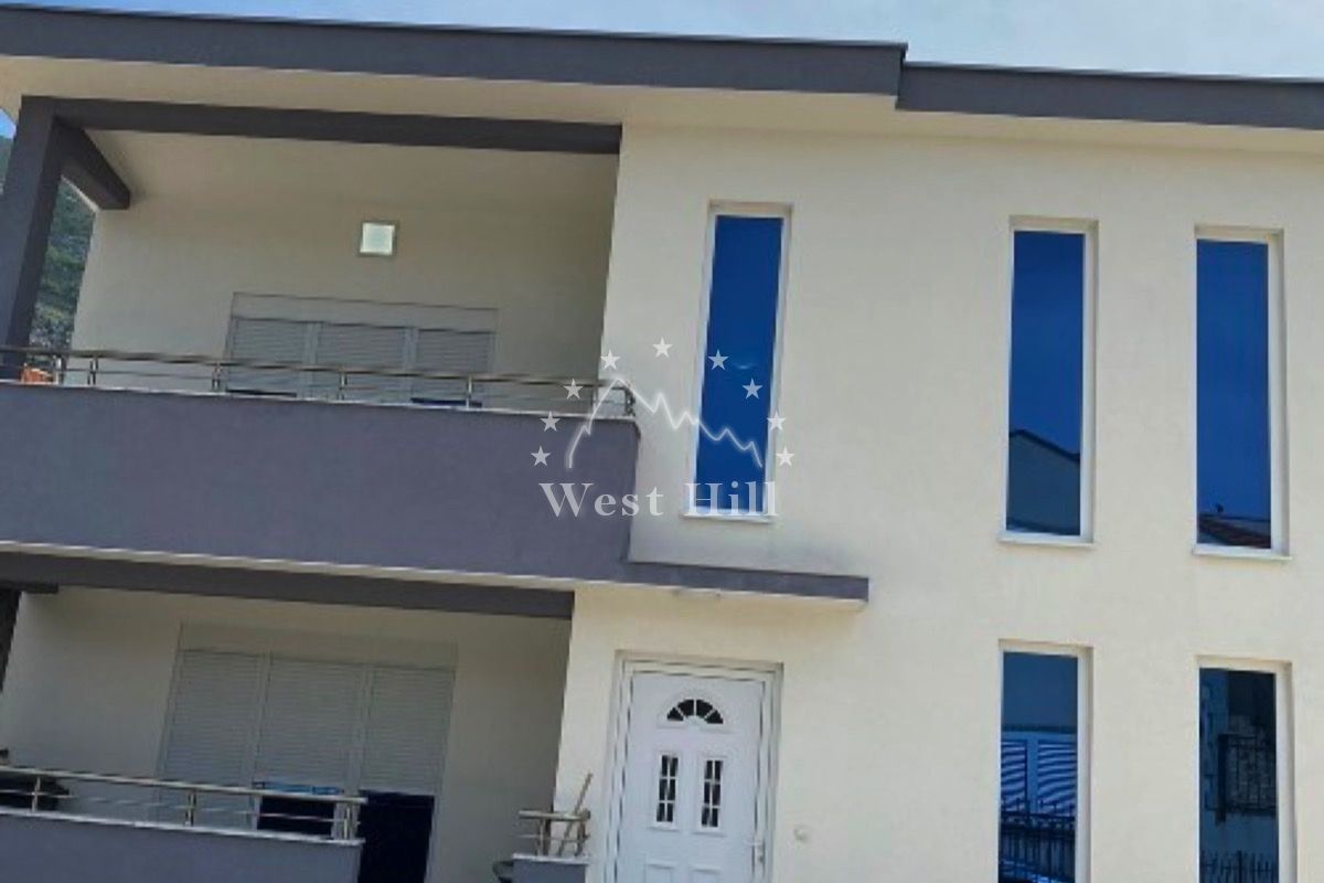 Maison à Sutomore, Monténégro, 180 m² - image 1