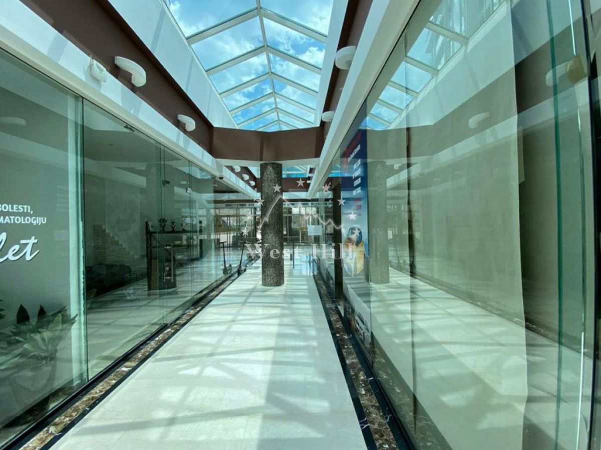 Proprietà commerciale a Budva, Montenegro, 38 m² - foto 1