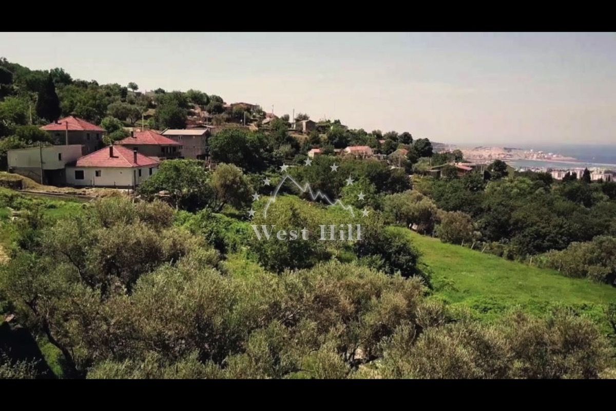 Terrain Zaljevo, Monténégro, 2 560 m² - image 1
