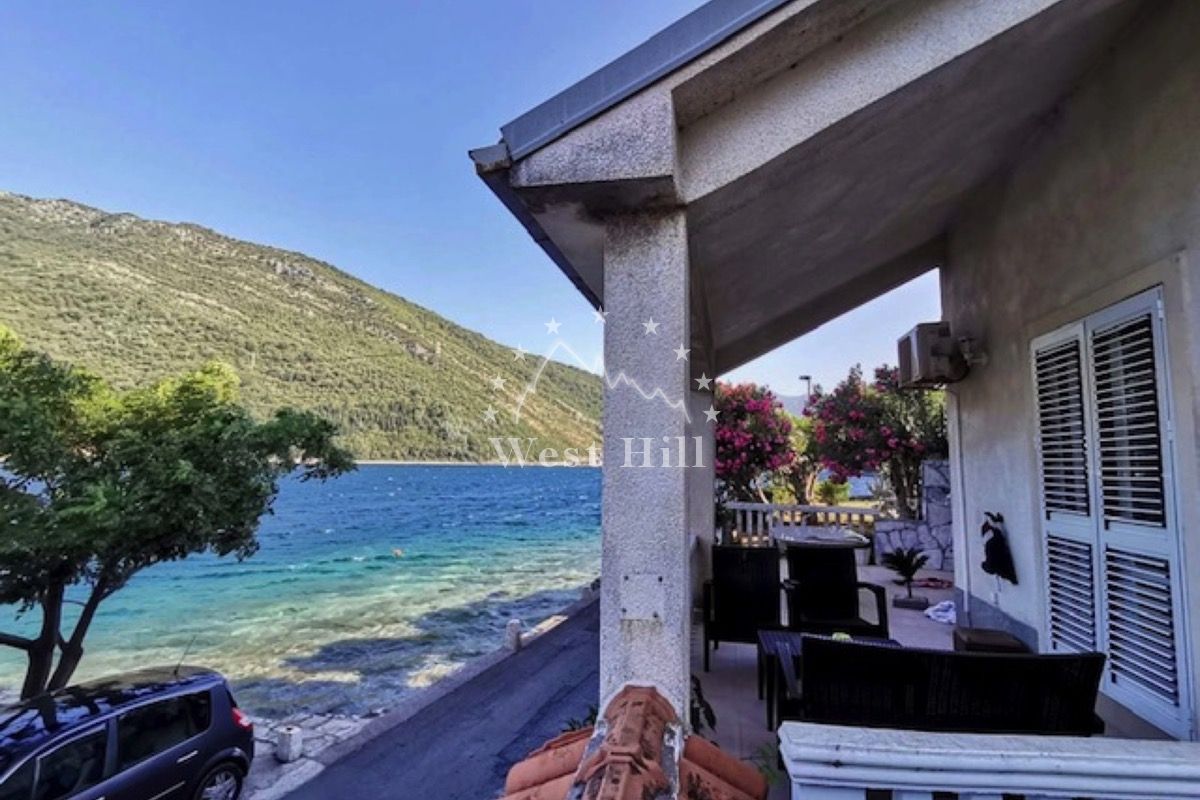 Maison à Lépétane, Monténégro, 290 m² - image 1