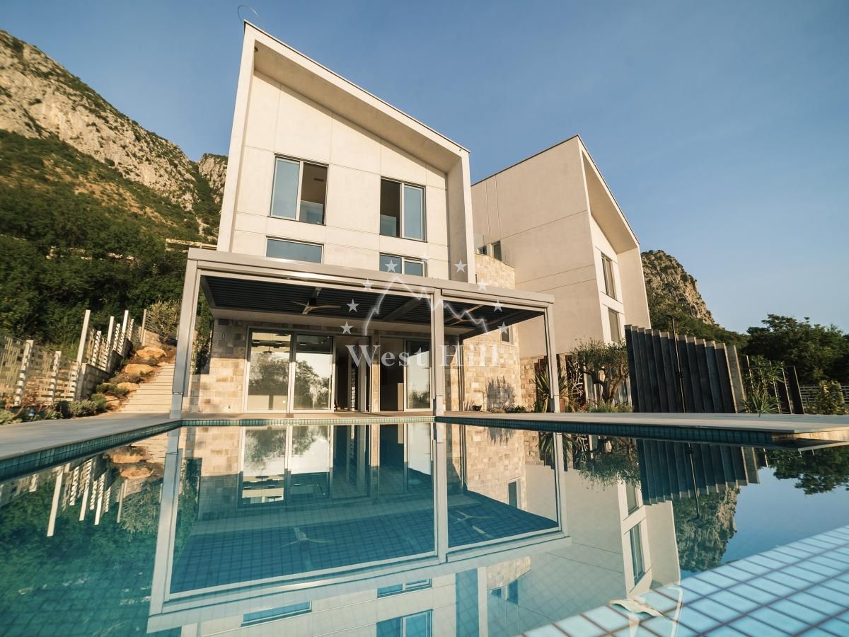 Haus in Blizikuce, Montenegro, 227 m² - Foto 1