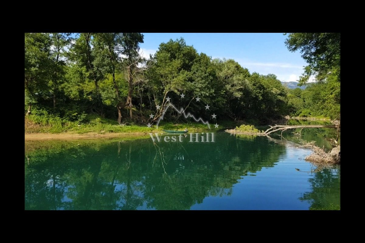 Terrain à Danilovgrad, Monténégro, 4 430 m² - image 1