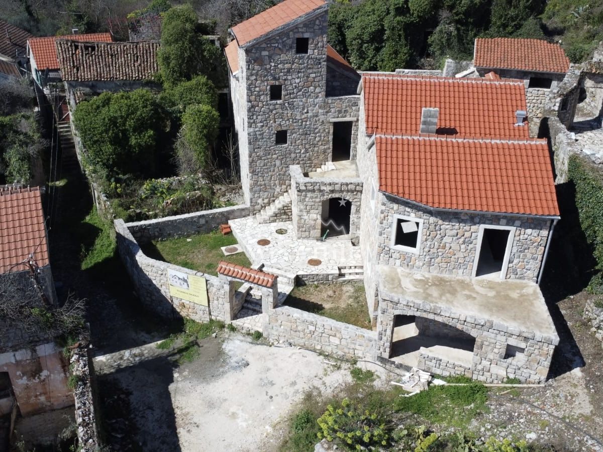 Haus in Radovici, Montenegro, 383 m² - Foto 1