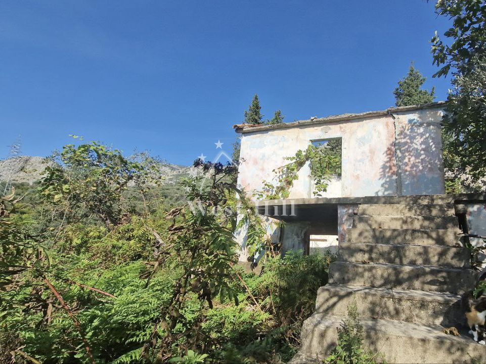 Grundstück in Bar, Montenegro, 2 273 m² - Foto 1
