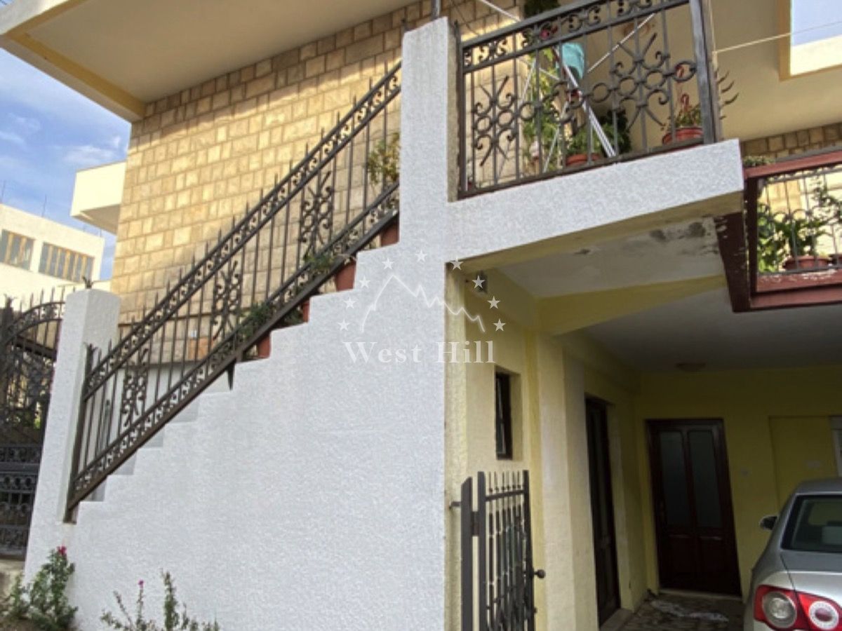 Haus in Bar, Montenegro, 120 m² - Foto 1