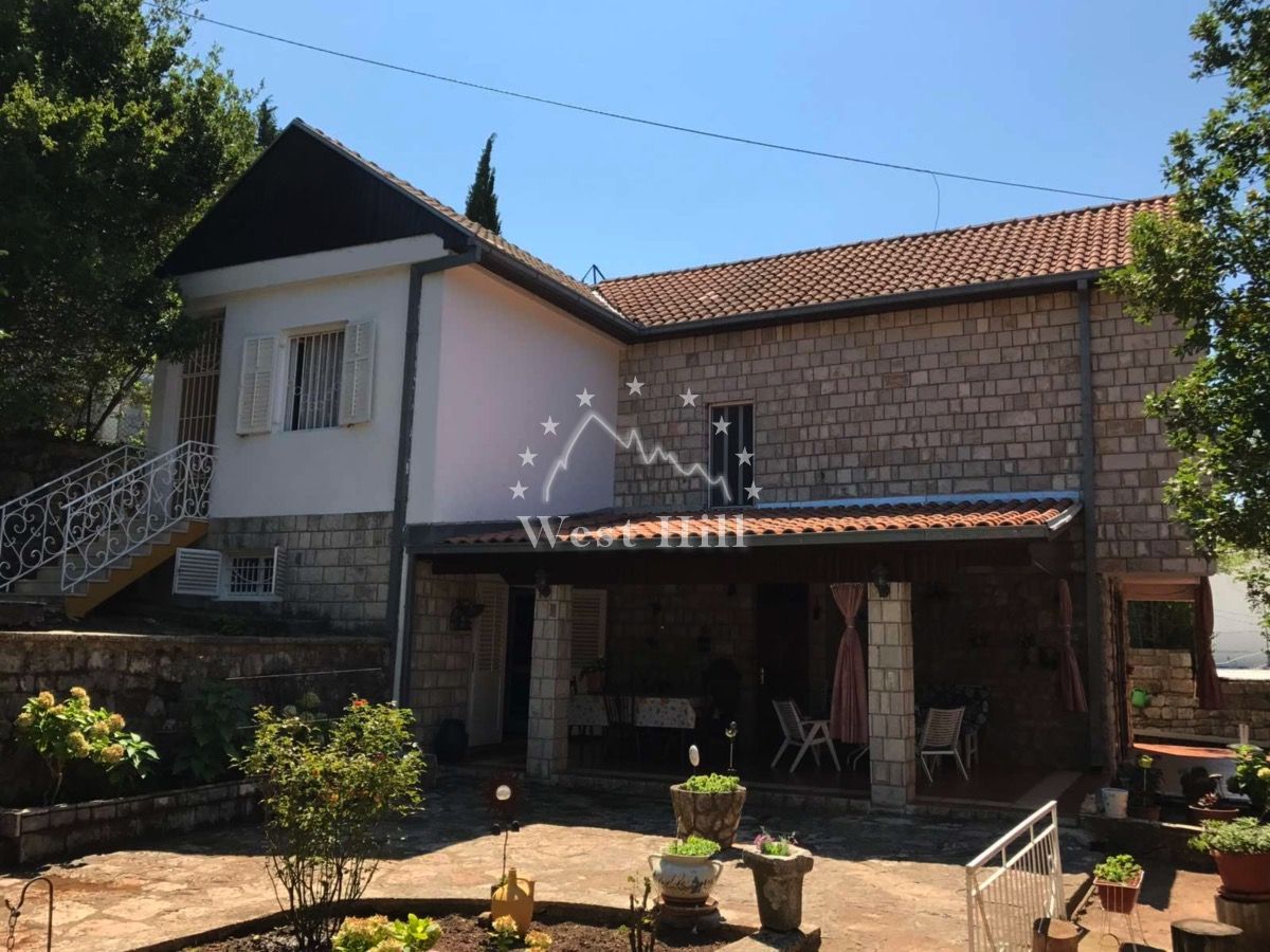 Maison à Sutomore, Monténégro, 160 m² - image 1