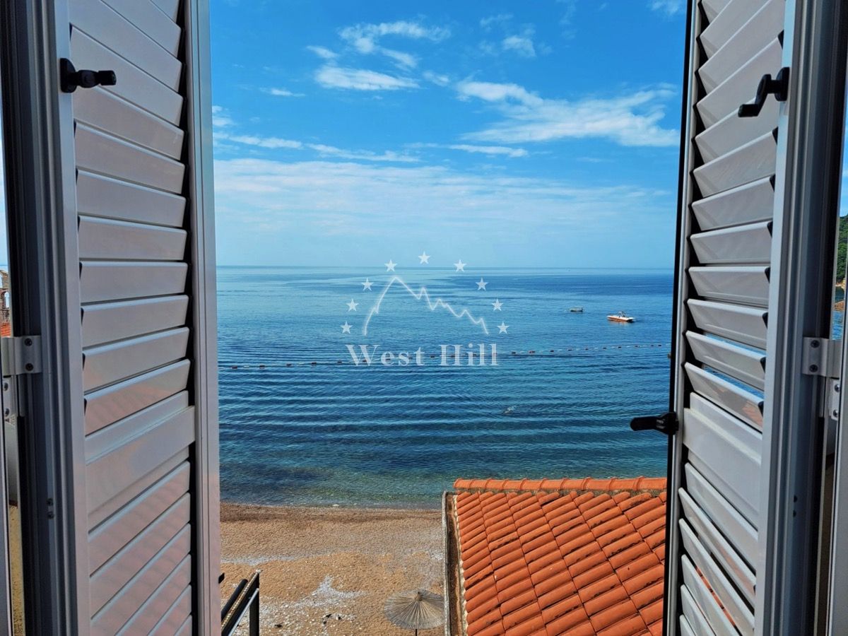 Apartment in Budva, Montenegro, 70 m² - picture 1
