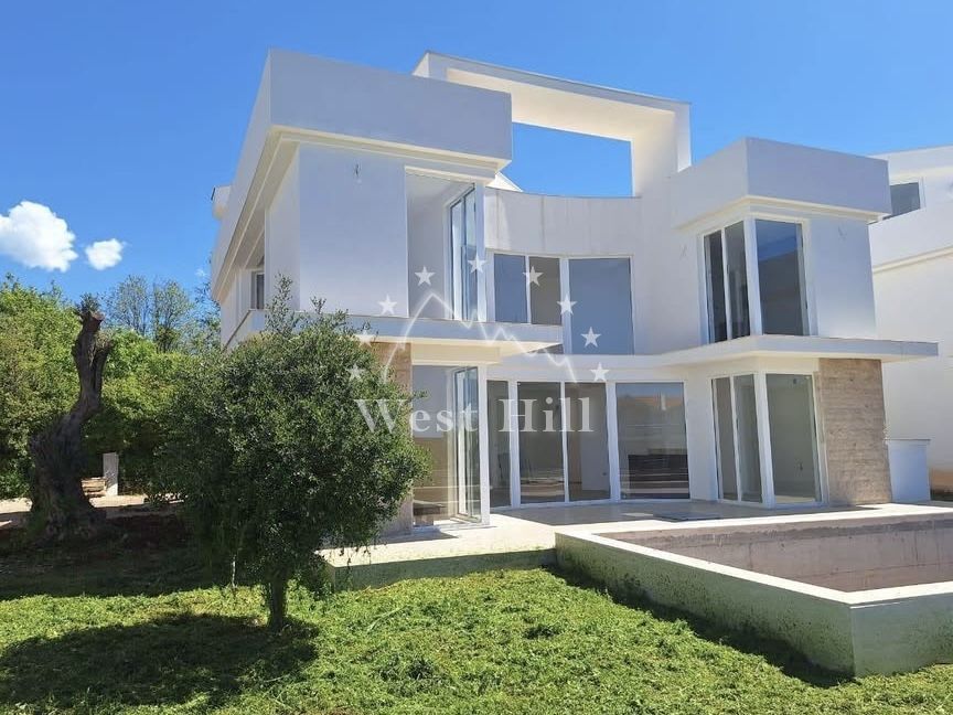Maison à Krimovica, Monténégro, 467 m² - image 1