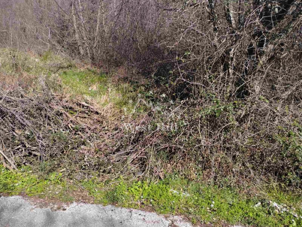 Grundstück in Bar, Montenegro, 3 600 m² - Foto 1