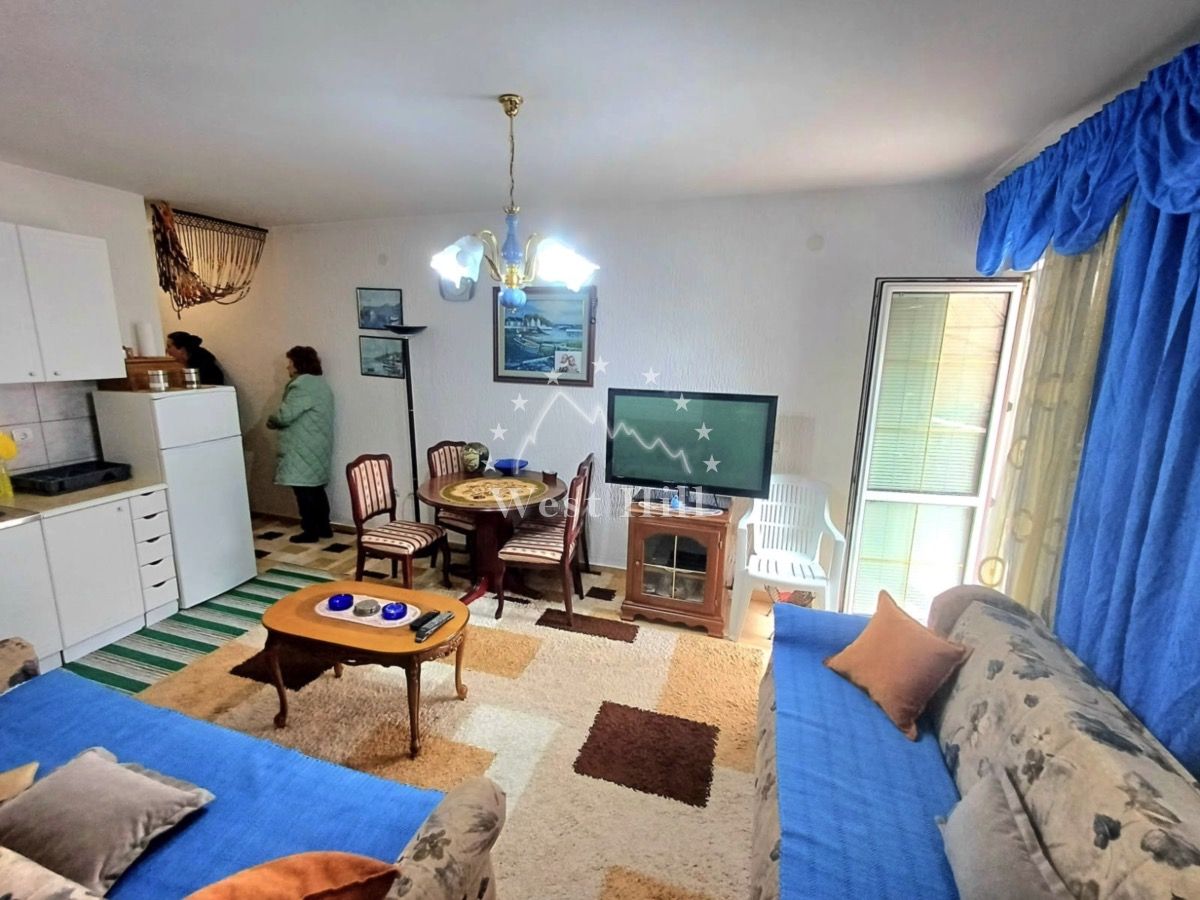 Apartment in Sutomore, Montenegro, 42 m² - picture 1