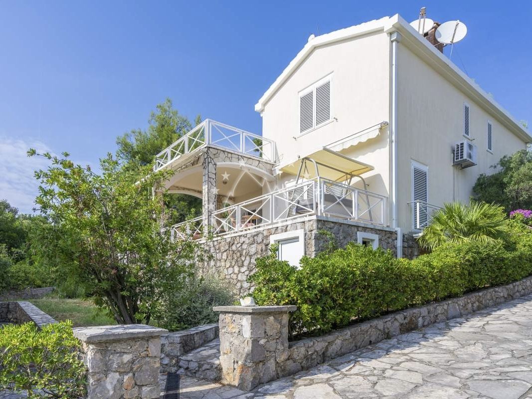 Casa en Bigova, Montenegro, 230 m² - imagen 1