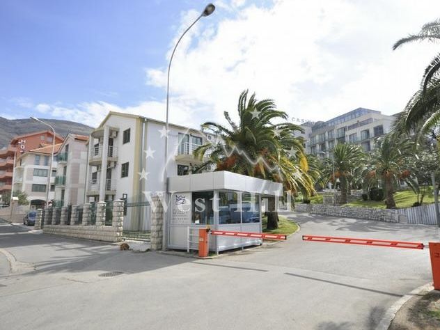 Hotel in Becici, Montenegro, 311 m² - picture 1