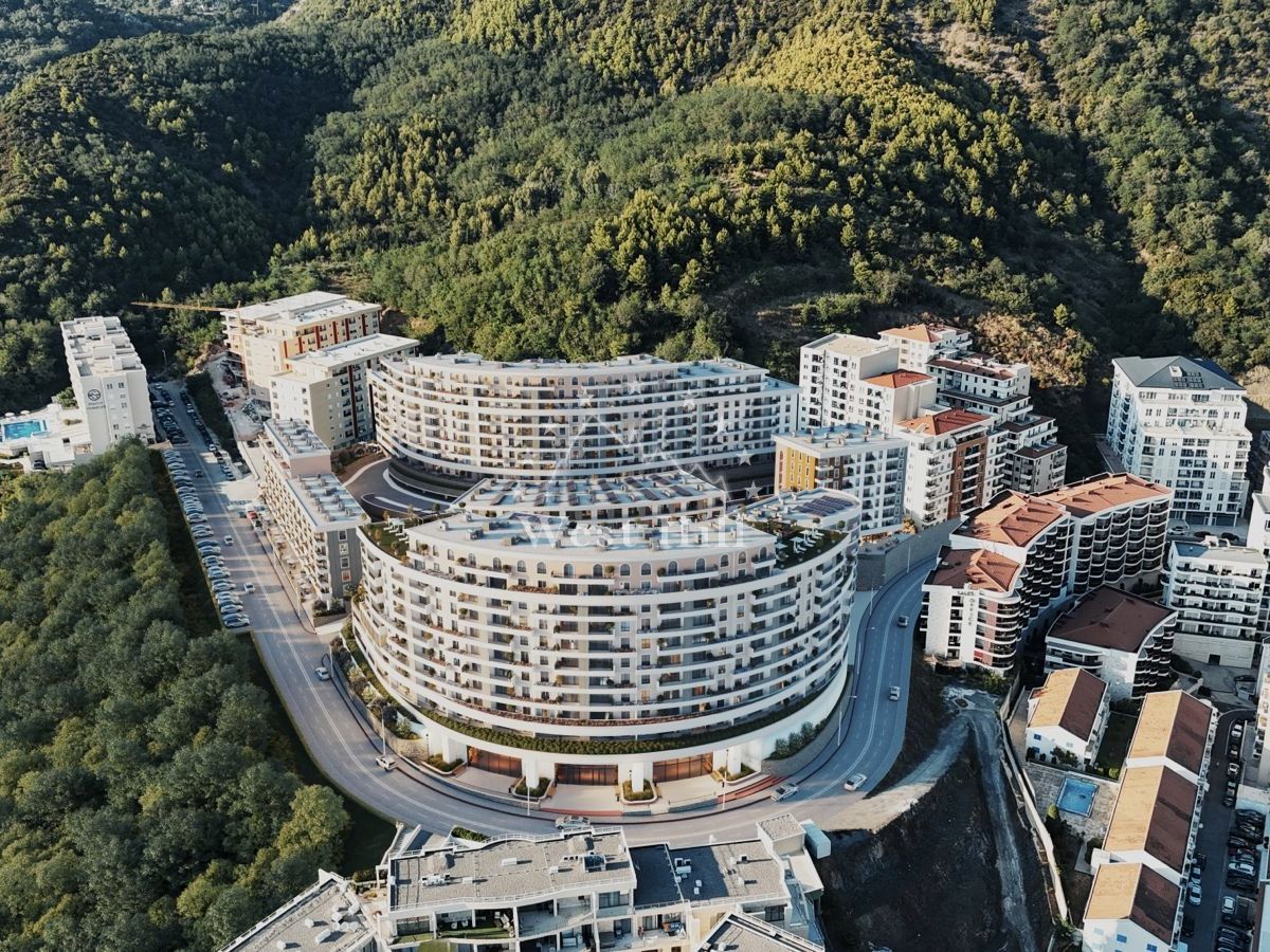 Apartment in Becici, Montenegro, 41 m² - picture 1