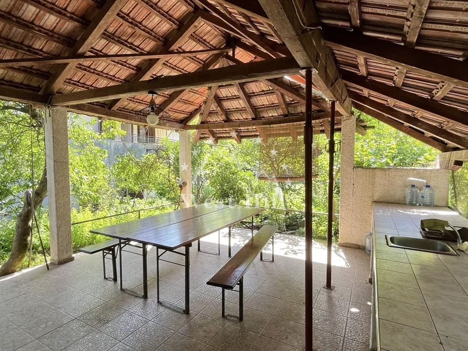 Haus in Kumbor, Montenegro, 240 m² - Foto 1