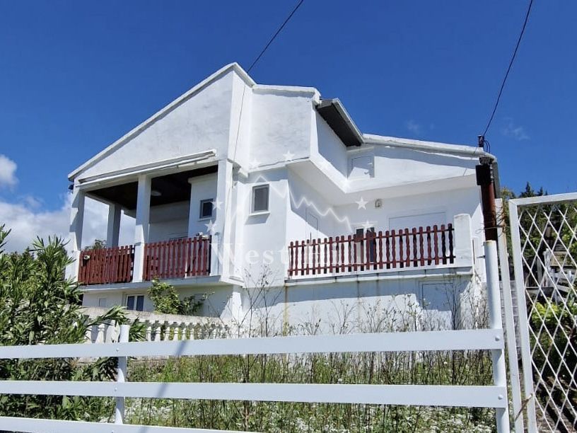 Haus in Dobra Voda, Montenegro, 80 m² - Foto 1