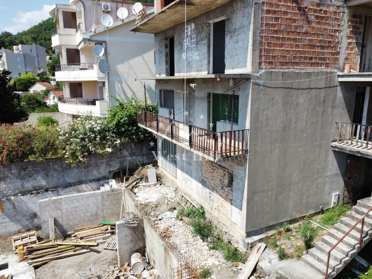 Apartment in Tivat, Montenegro, 15 m² - picture 1