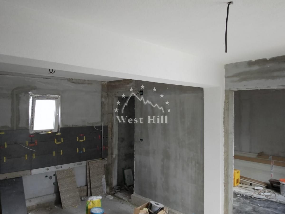 Casa en Tivat, Montenegro, 70 m² - imagen 1