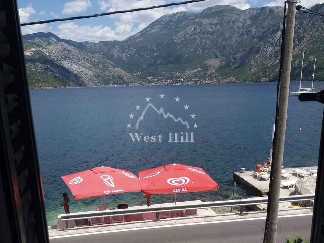 Haus in Kostanjica, Montenegro, 300 m² - Foto 1