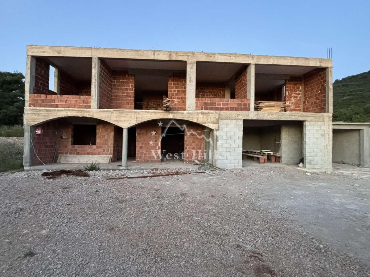 Casa Pecurice, Montenegro, 440 m² - imagen 1