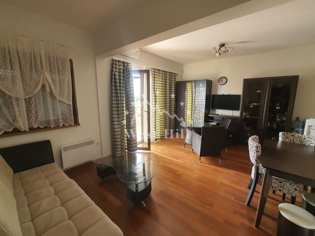 Appartement à Petrovac, Monténégro, 79 m² - image 1