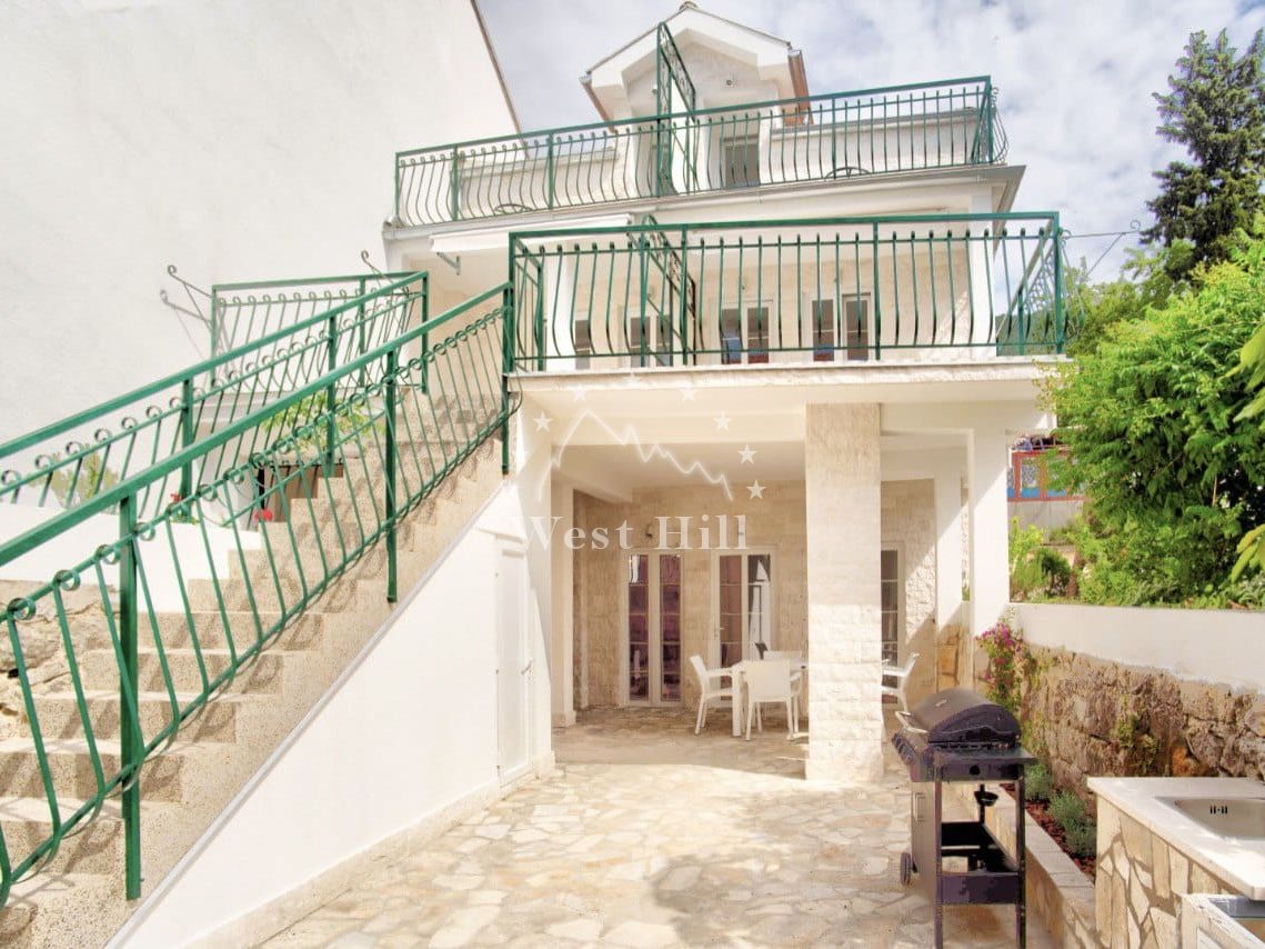 Haus in Baosici, Montenegro, 200 m² - Foto 1