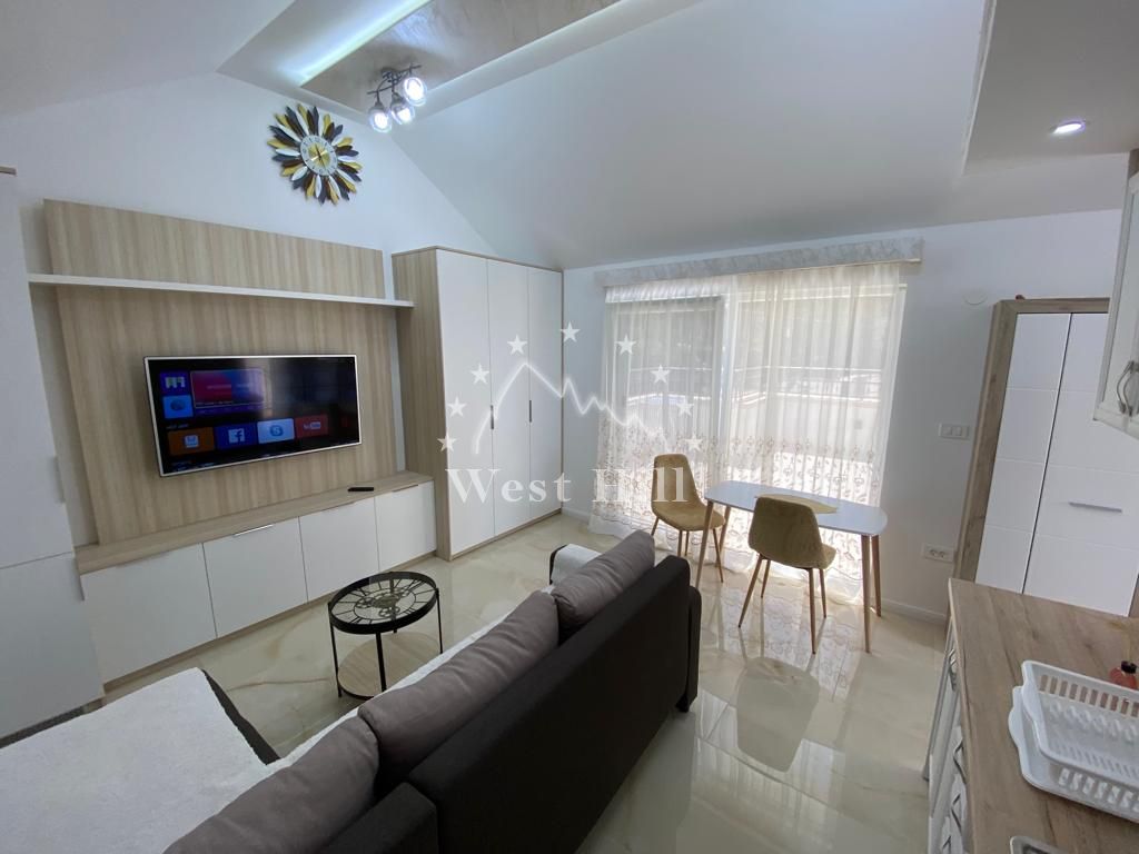 Casa en Tivat, Montenegro, 120 m² - imagen 1