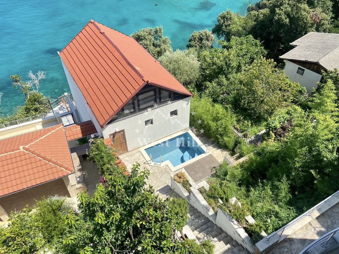 House Hladna Uvala, Montenegro, 750 m² - picture 1