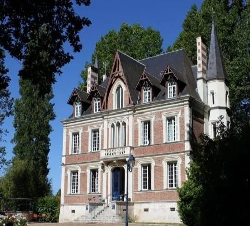Casa en Pays de la Loire, Francia, 600 m² - imagen 1