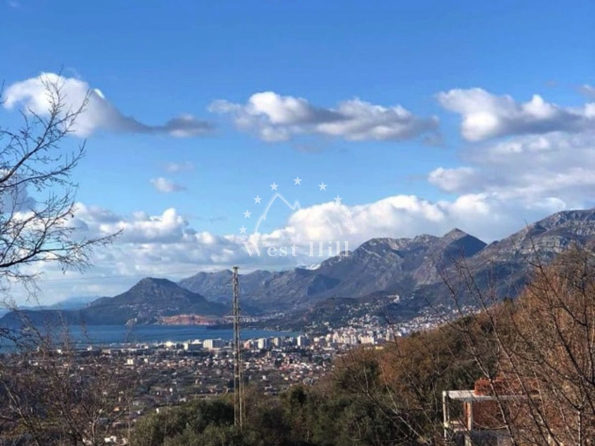 Land in Dobra Voda, Montenegro, 700 m² - picture 1