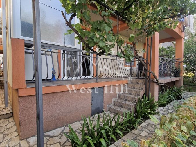House in Bar, Montenegro, 270 m² - picture 1
