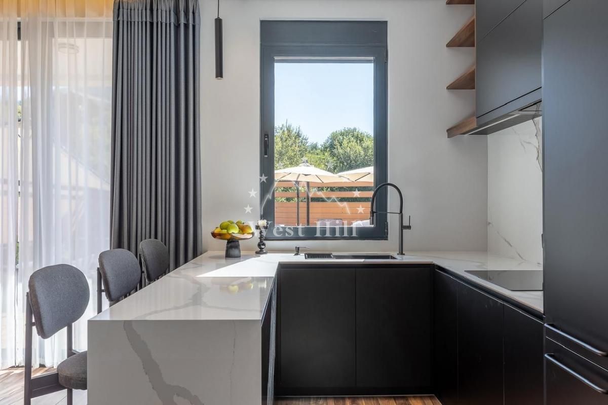Apartment in Lastva, Montenegro, 54 m² - picture 1
