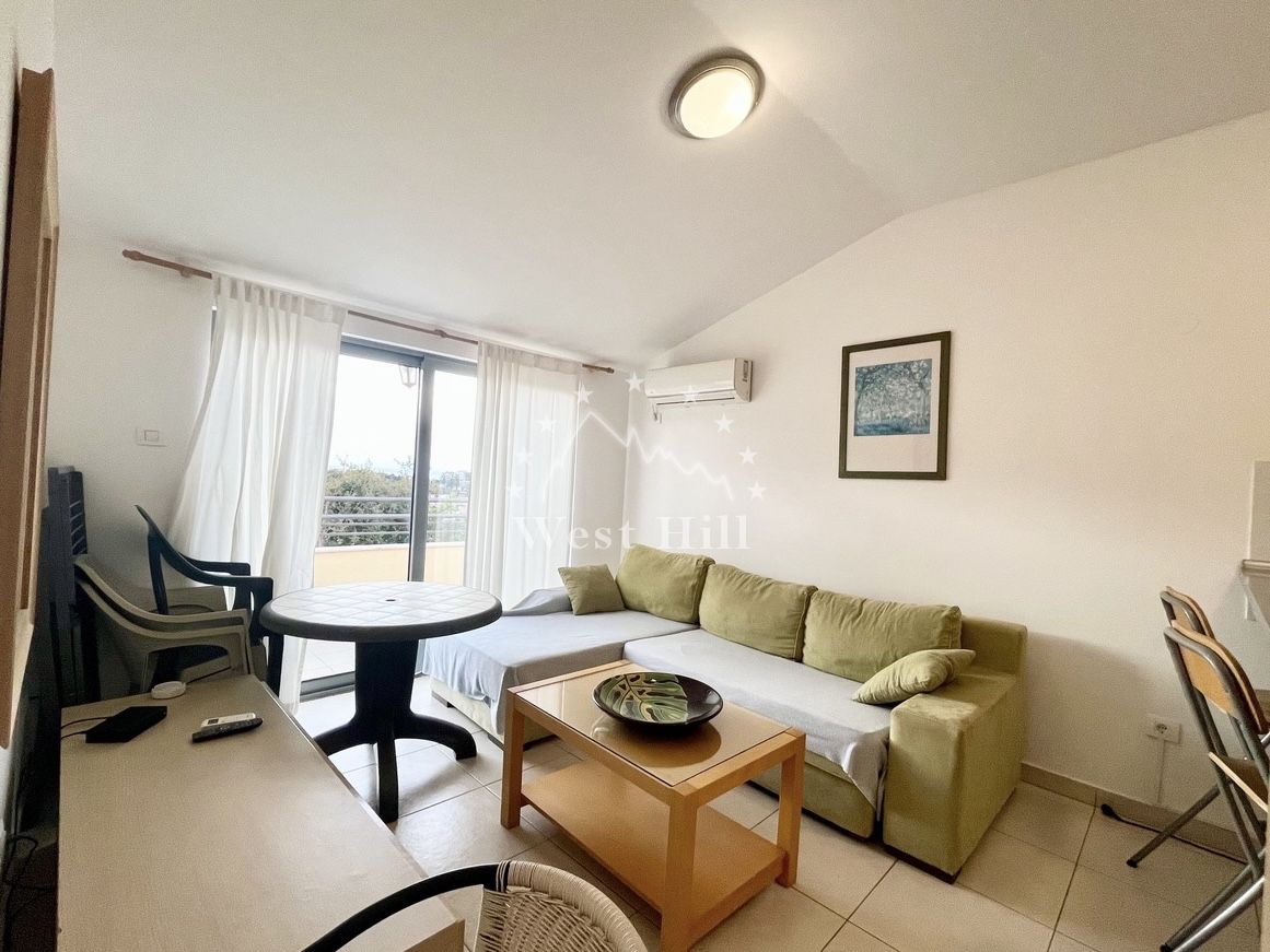 Apartment in Becici, Montenegro, 40 m² - picture 1