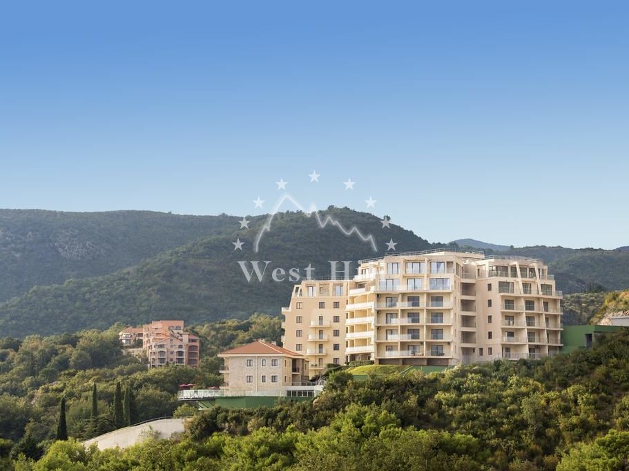 Apartment in Becici, Montenegro, 123 m² - picture 1