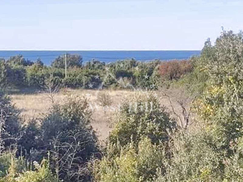 Terrain à Utjeha, Monténégro, 2 050 m² - image 1
