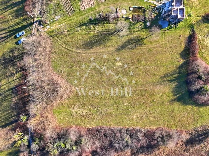 Terreno a Danilovgrad, Montenegro, 3 000 m2 - foto 1