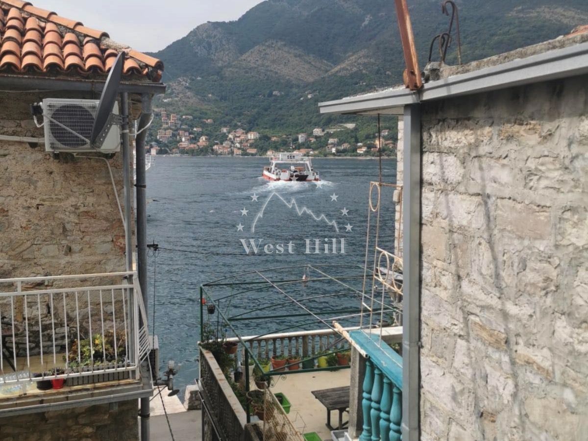 House in Lepetane, Montenegro, 146 m² - picture 2