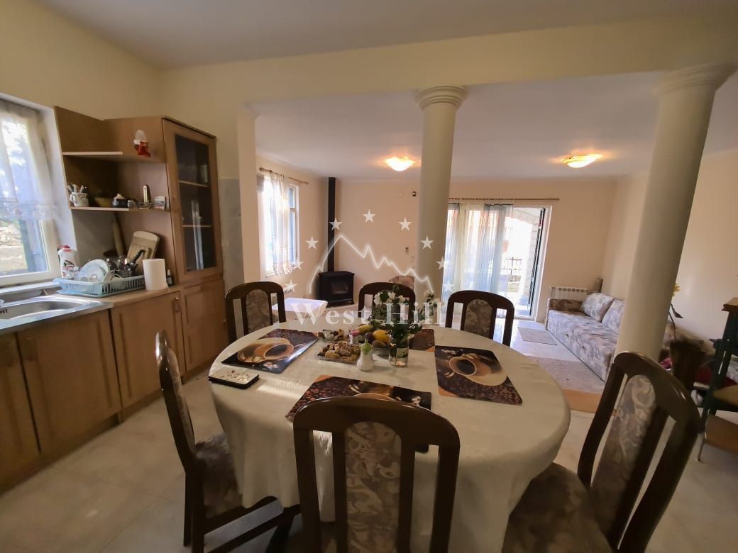 Casa en Herceg-Novi, Montenegro, 200 m² - imagen 2