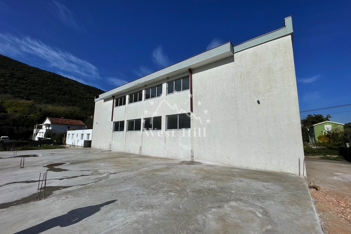 Biens commerciaux à Lastva, Monténégro, 438 m² - image 4