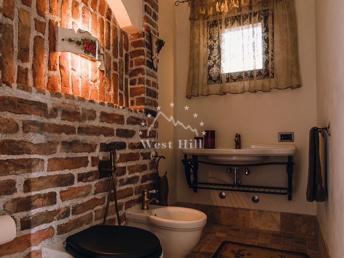 Casa en Rezevici, Montenegro, 550 m² - imagen 4