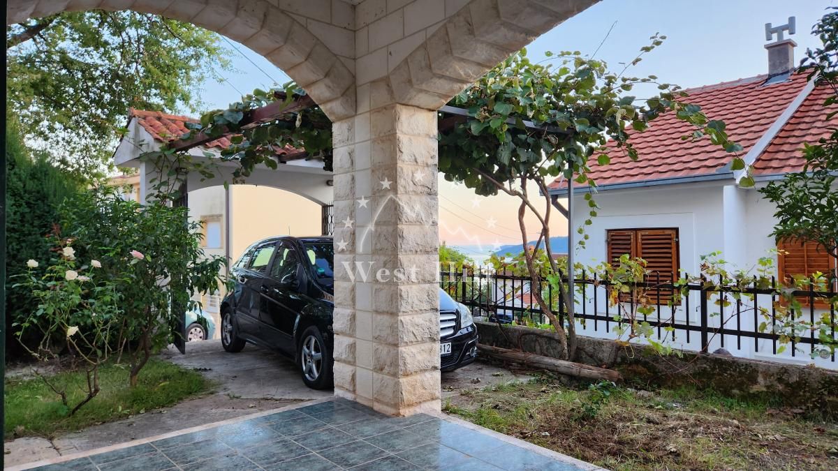 Casa en Herceg-Novi, Montenegro, 200 m² - imagen 14