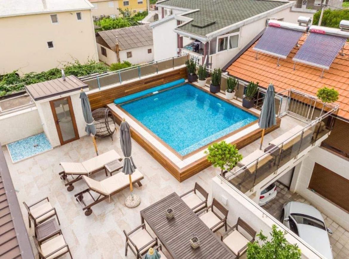 Casa en el Bar, Montenegro, 200 m² - imagen 1