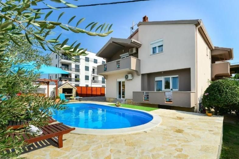 Villa à Zadar, Croatie, 150 m² - image 1
