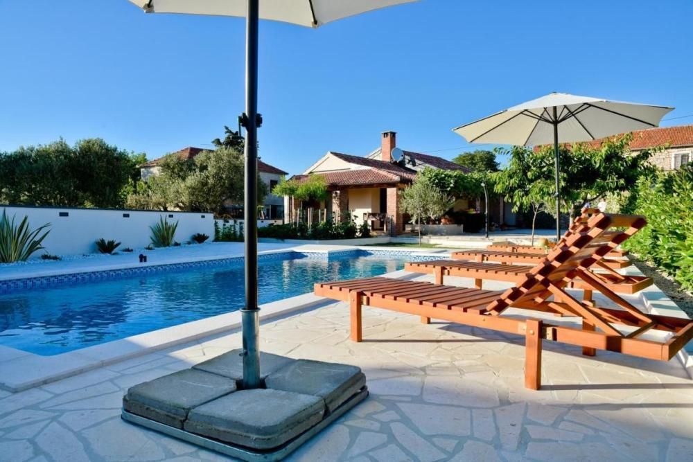 Villa Debeljak, Sukošan, Croatie, 150 m² - image 1