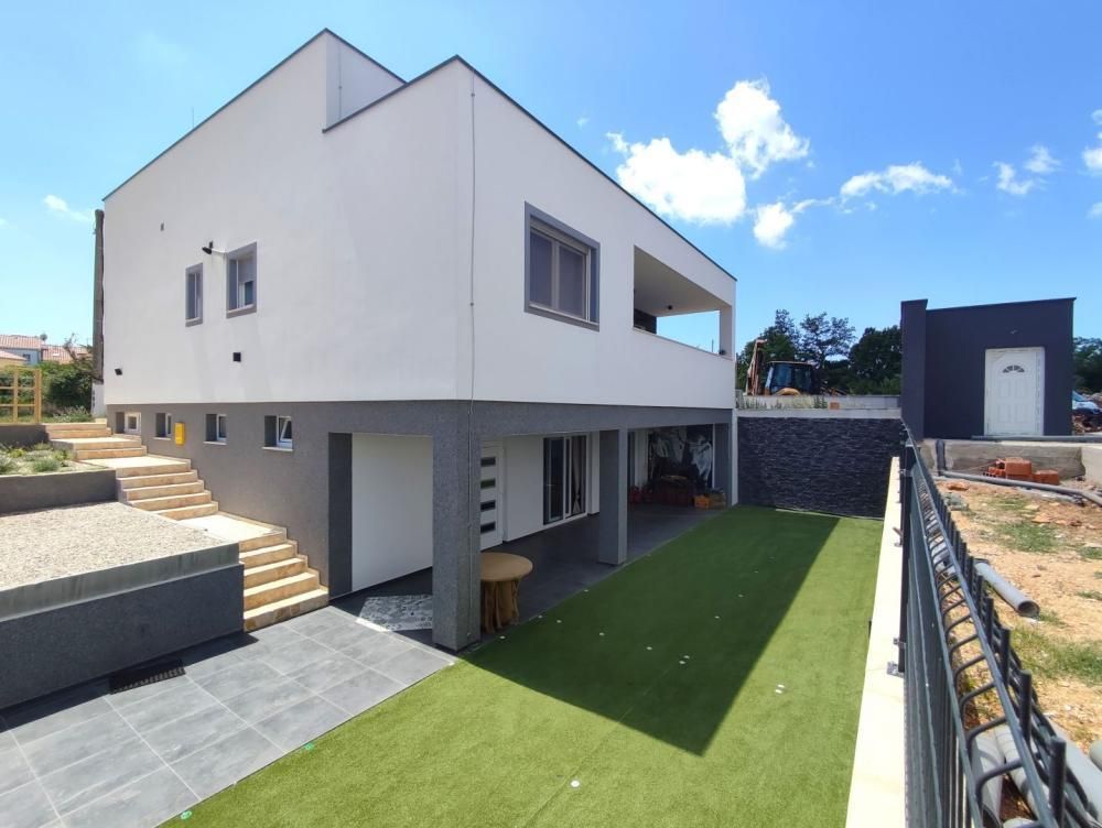 Villa in Vodnjan, Croatia, 240 m² - picture 1