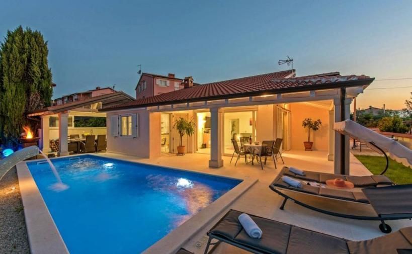 Villa en Poreč, Croacia, 156 m² - imagen 1