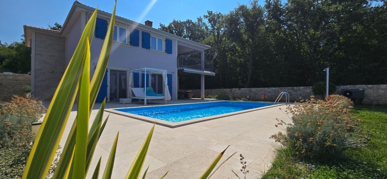 Villa en Rovinj, Croacia, 236 m² - imagen 1
